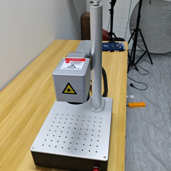 Macchina per marcatura laser a - Industrial Laser Engraving Machine For Metal recensione e prezzo