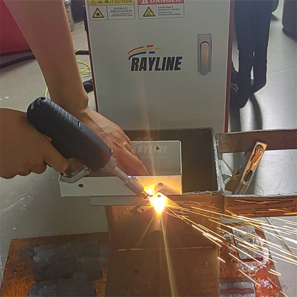 Nuovo stile Mini saldatore las - Industrial Laser Welding Machine recensione e prezzo